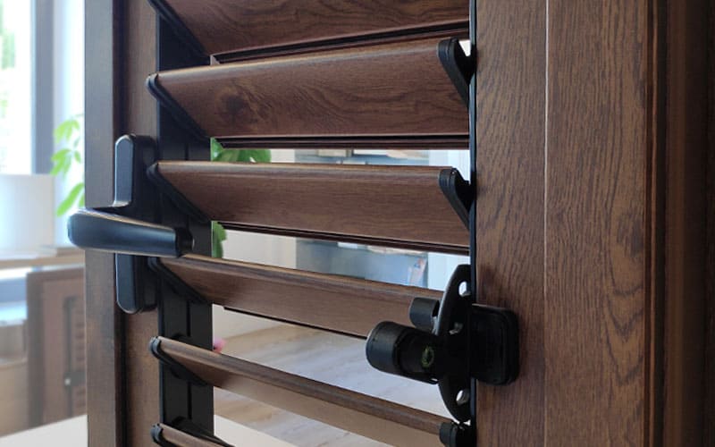 Persiana in alluminio stecca orientabile finestra 3 ante